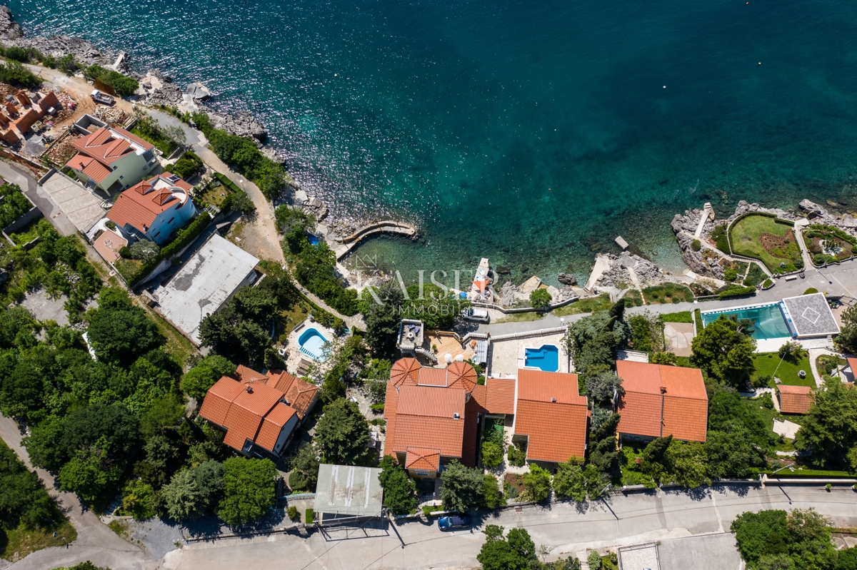 Novi Vinodolski, Smokvica - vila prva vrsta do morja