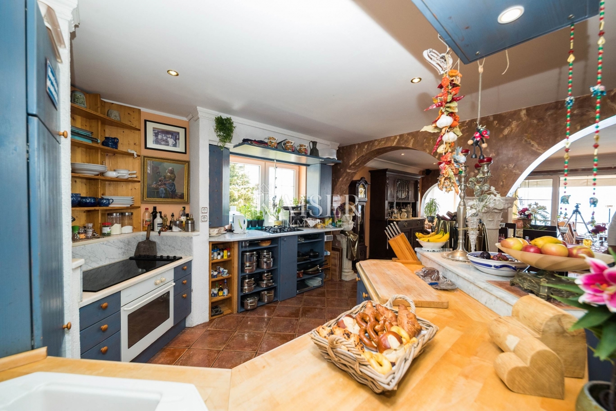 Novi Vinodolski, Smokvica - vila prva vrsta do morja