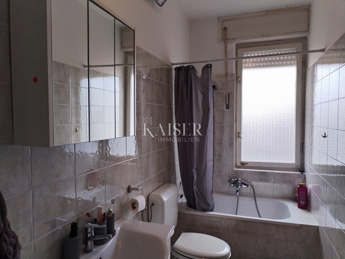 Istra, Umag, dvosobno stanovanje s pogledom na morje, 80m2