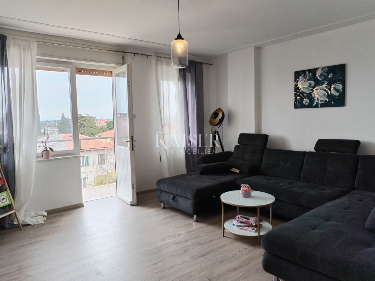 Istra, Umag, dvosobno stanovanje s pogledom na morje, 80m2