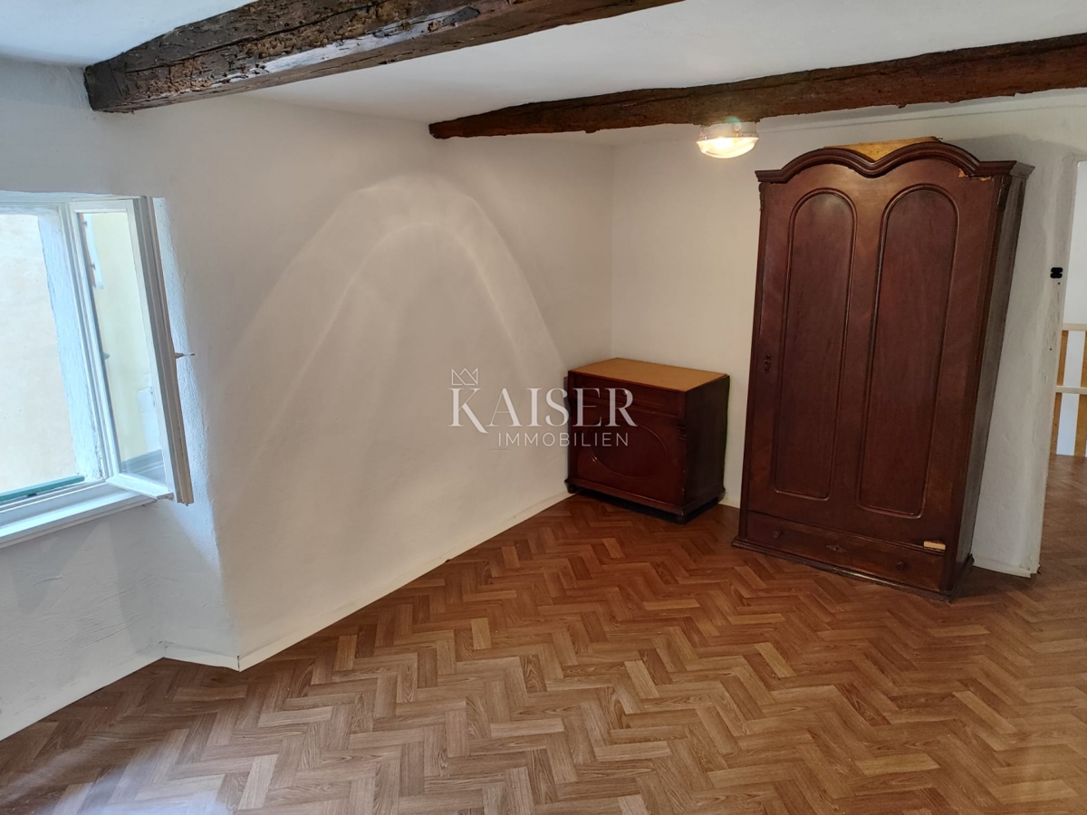 Buje, Istra, vrstna hiša v starem mestnem jedru