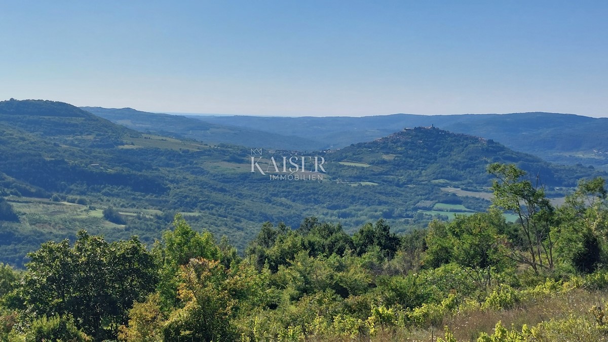 Istra, Motovun - zemljišče s čudovitim panoramskim razgledom