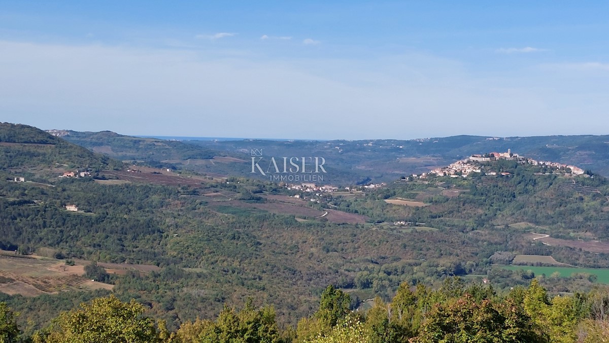 Istra, Motovun - zemljišče s čudovitim panoramskim razgledom