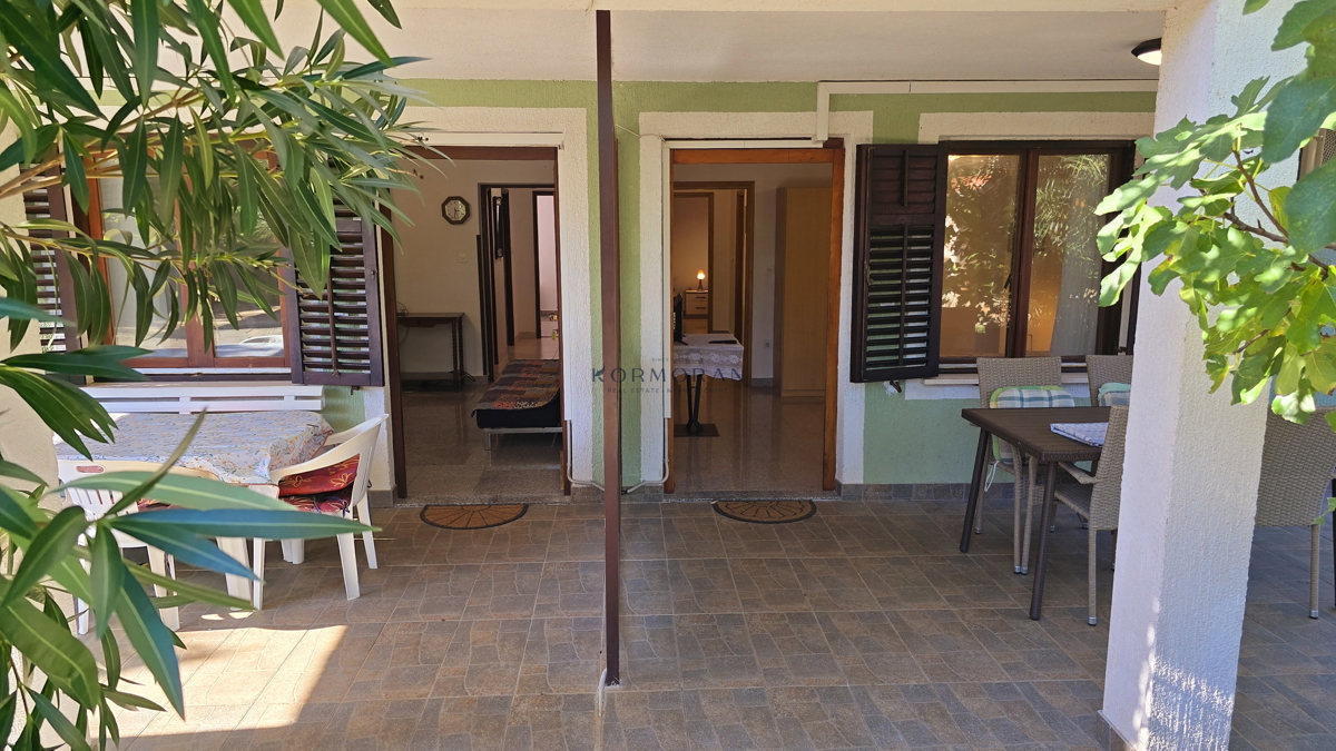 HIŽA V LOVREČICI 400