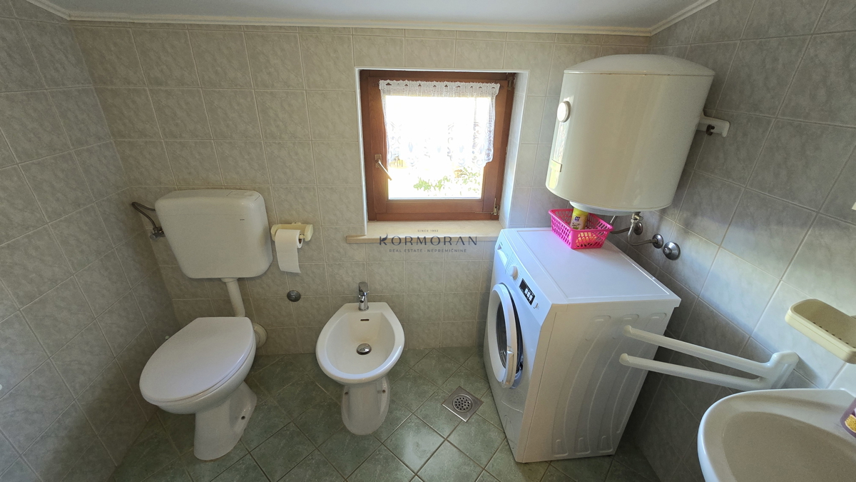 HIŽA V LOVREČICI 400