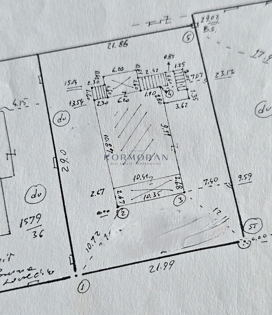 HIŽA V LOVREČICI 400