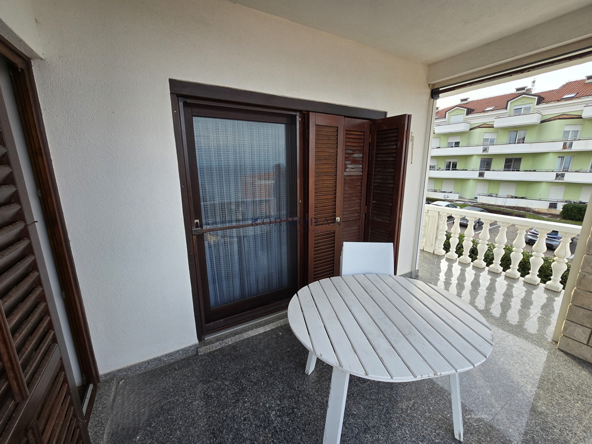 Stanovanje - Crveni Vrh