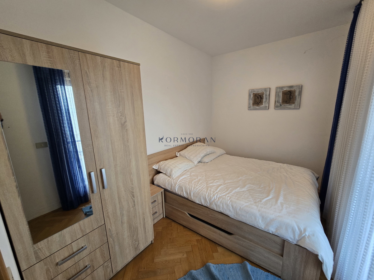 Stanovanje - Crveni Vrh