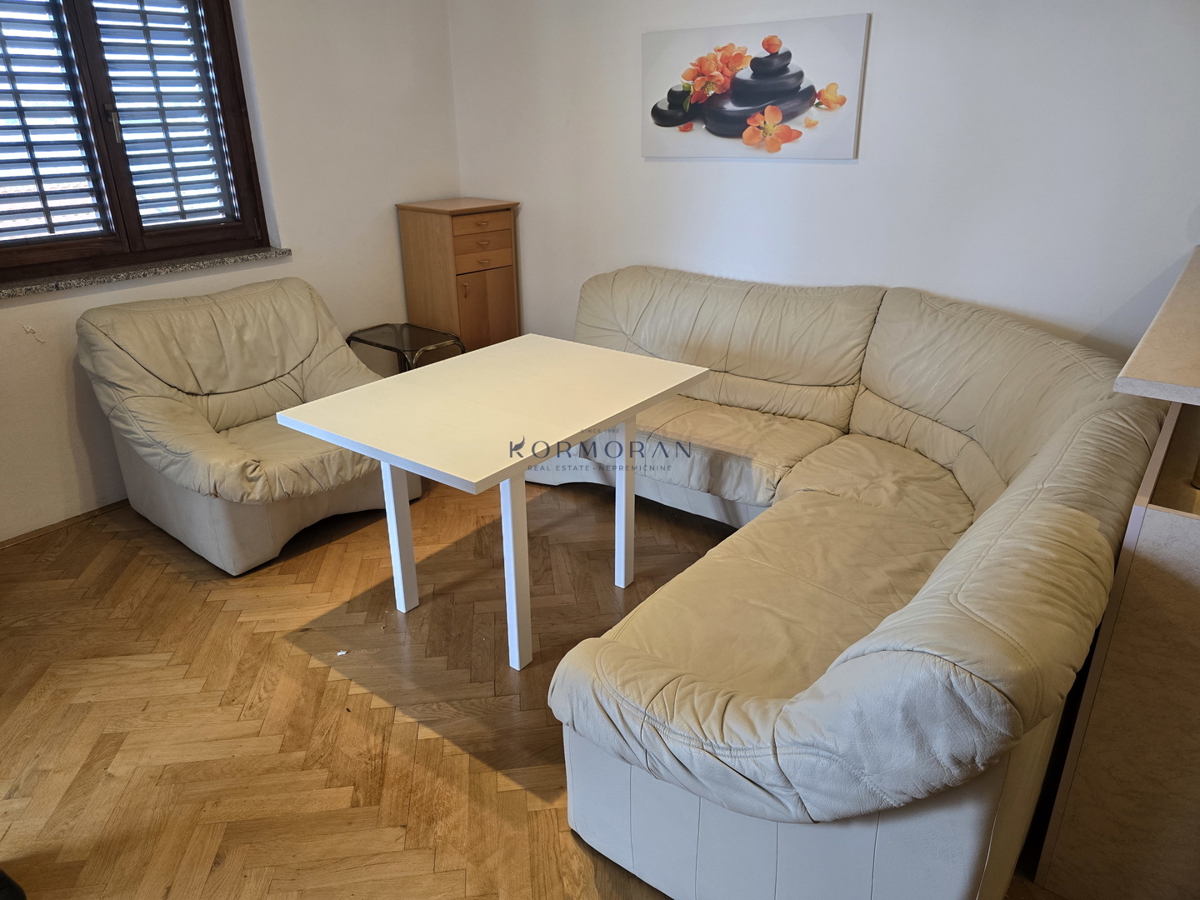 Stanovanje - Crveni Vrh