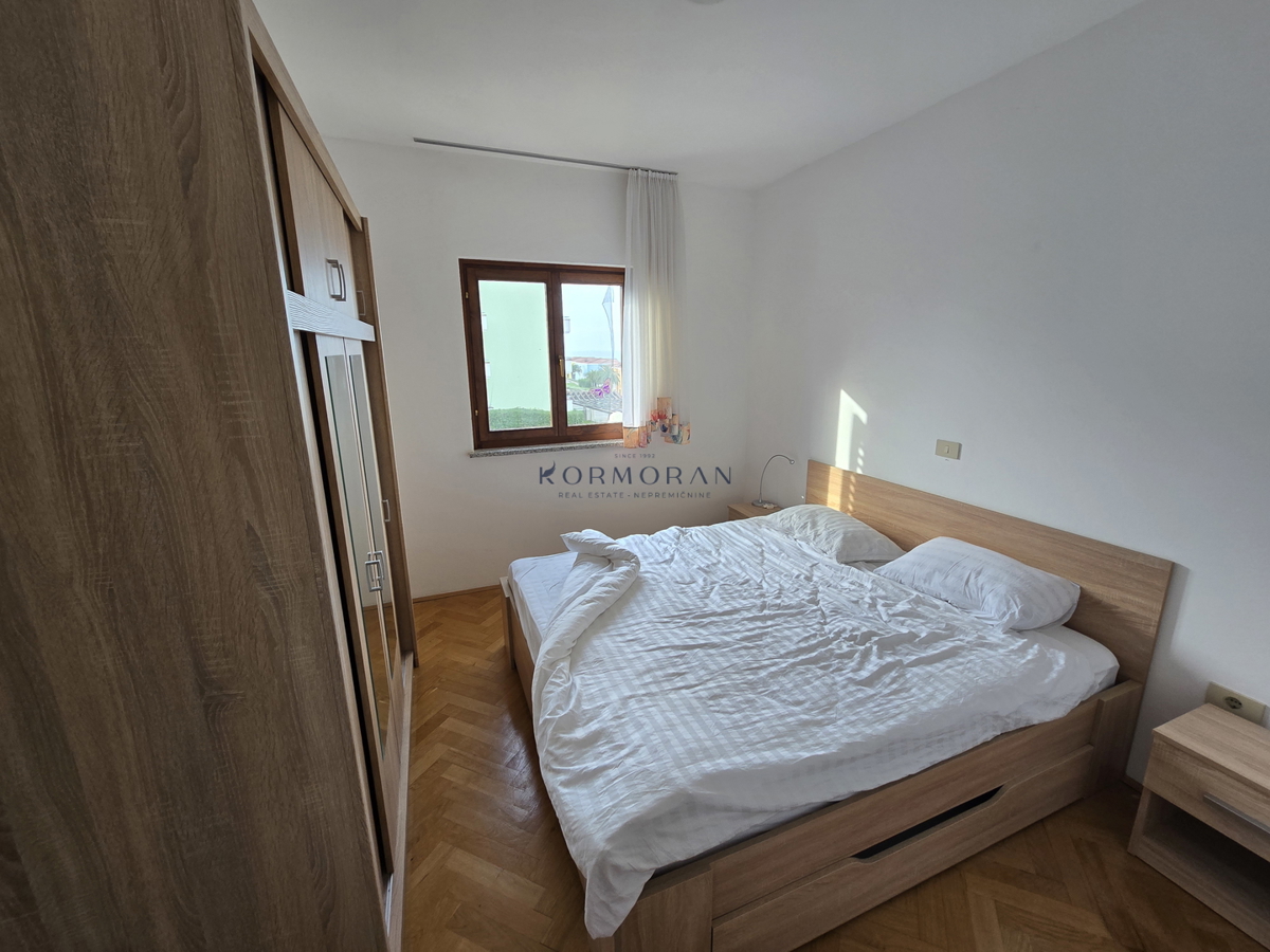 Stanovanje - Crveni Vrh