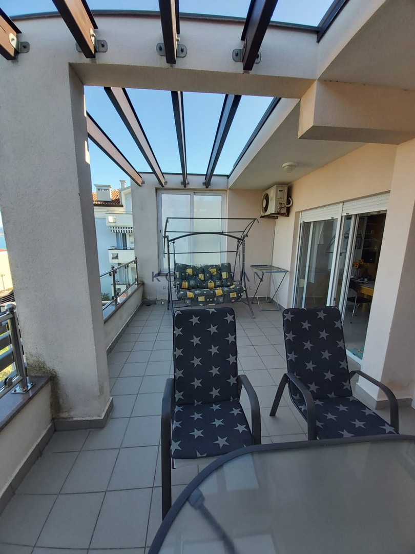 Prostorno stanovanje s čudovitim pogledom na morje!