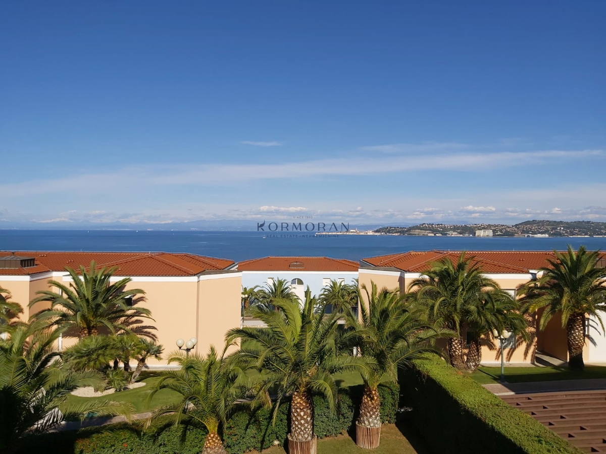 Prostorno stanovanje s čudovitim pogledom na morje!