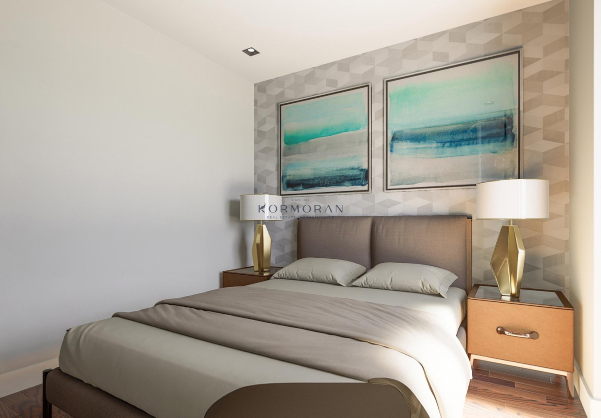 Čudovit manjši objekt v bližini Umaga