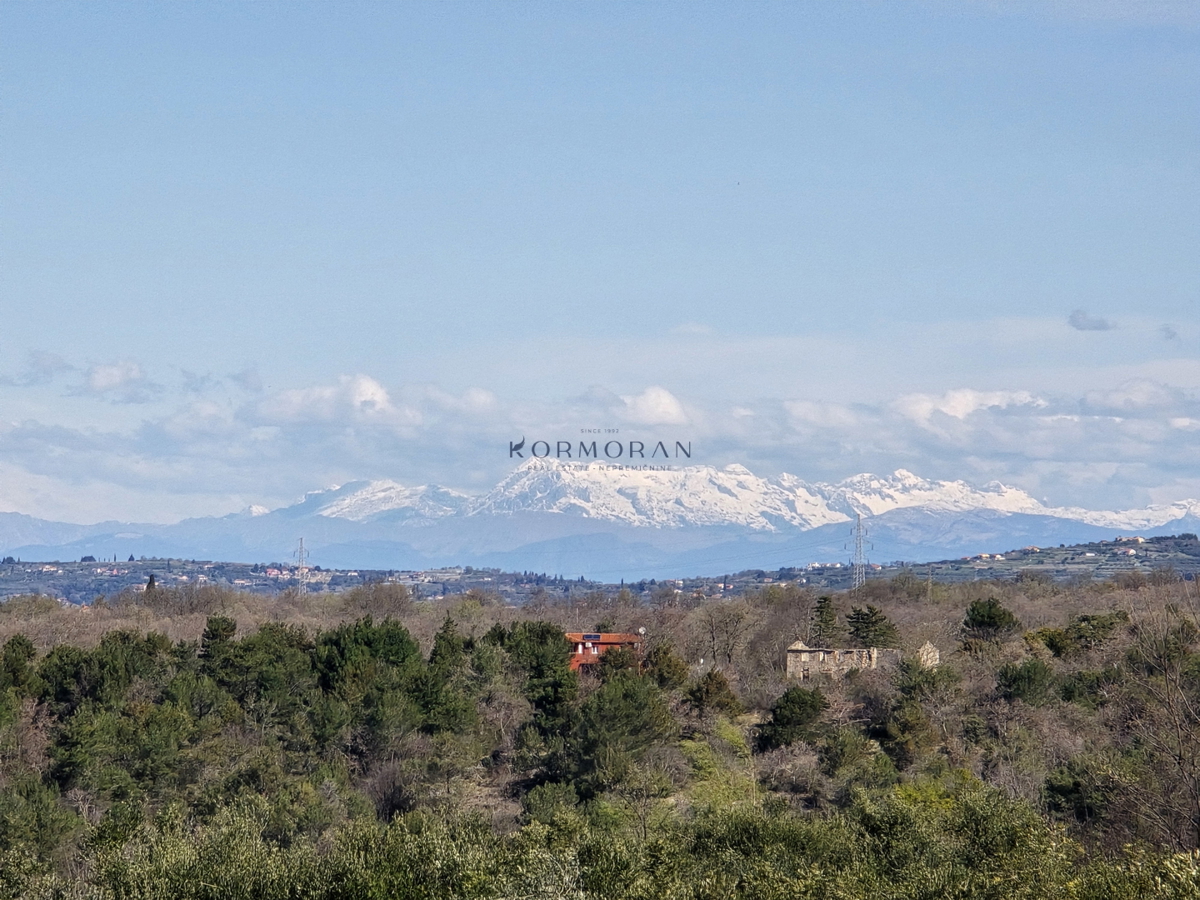 Zemljišče v Bujama