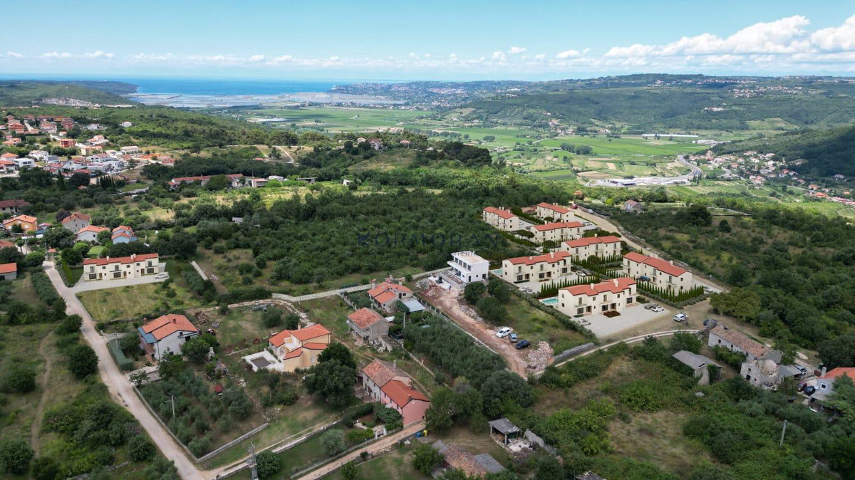 Hiša v Kaštelu  srednja