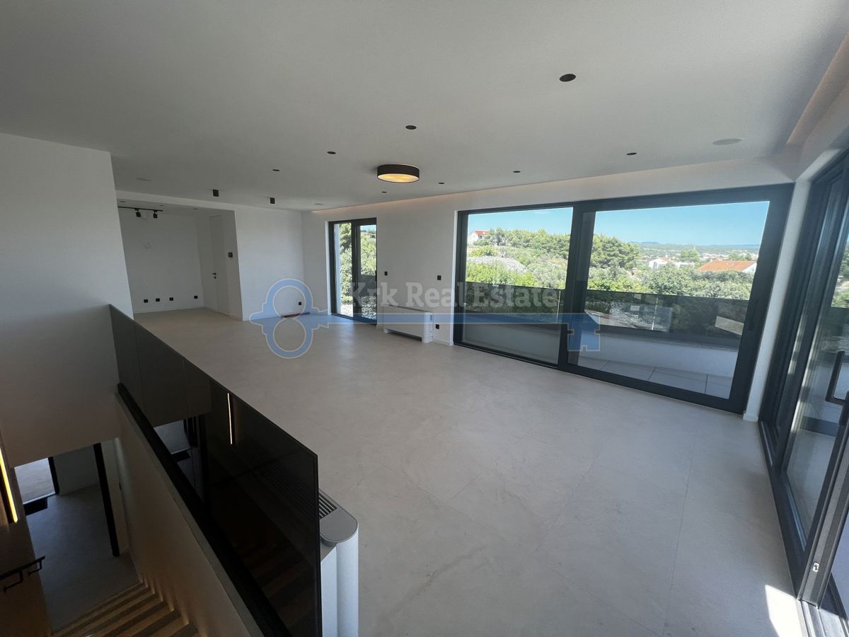 KRK - PENTHOUSE S STREŠNO TERASO, NOVOGRADNJA