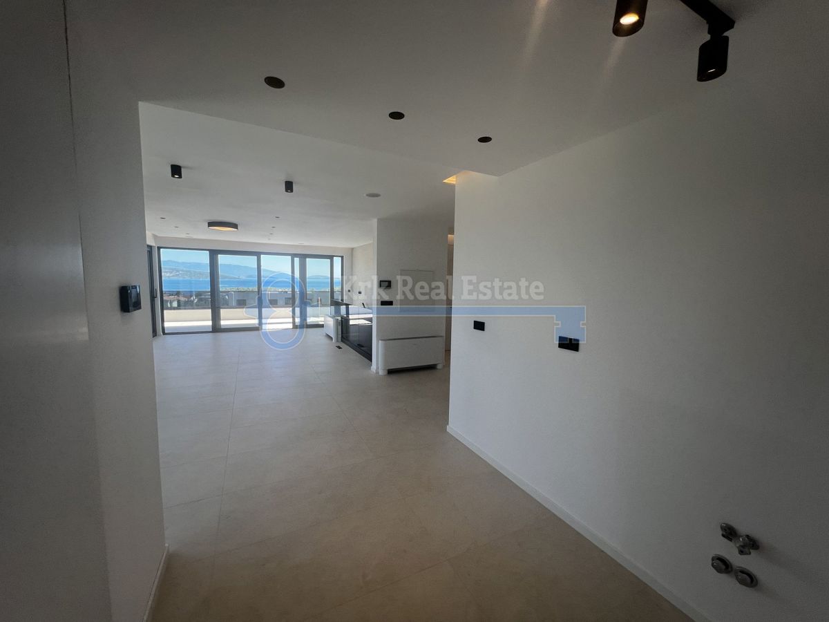 KRK - PENTHOUSE S STREŠNO TERASO, NOVOGRADNJA