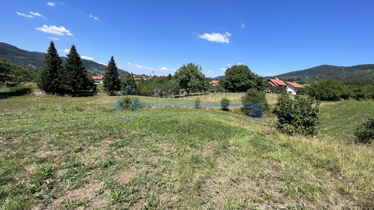 AKCIJA! ZNIŽANA CENA! VRBOVSKO – VELIKO GRADBENO ZEMLJIŠČE