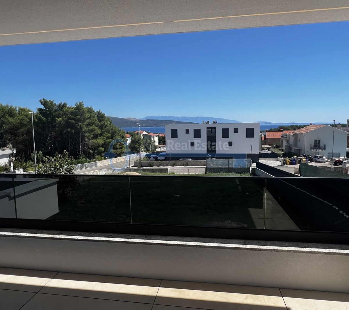 KRK - APARTMA Z POGLEDOM NA MORJE, NOVOGRADNJA
