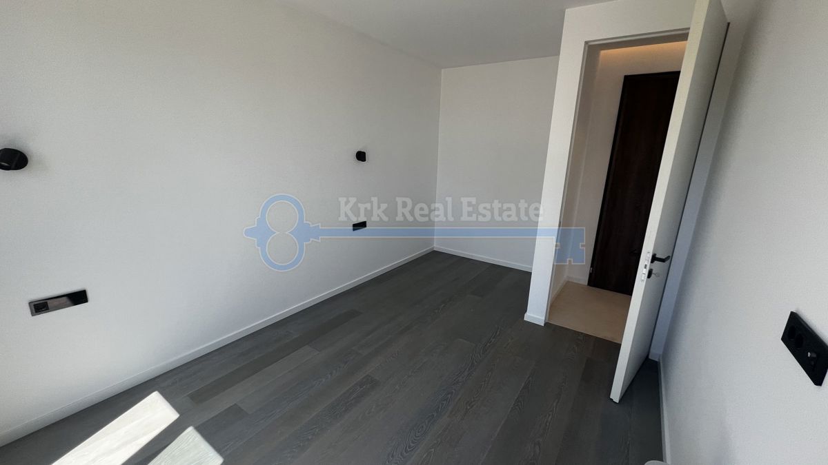 KRK - APARTMA Z POGLEDOM NA MORJE, NOVOGRADNJA