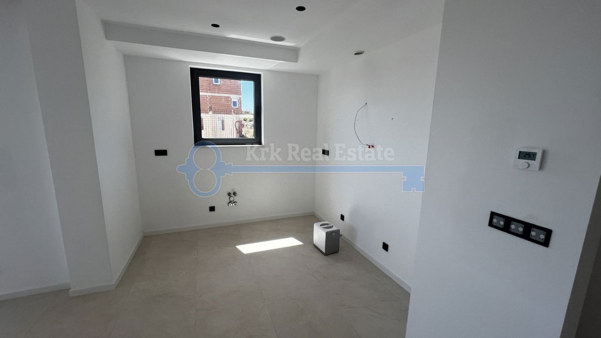 KRK - APARTMA Z POGLEDOM NA MORJE, NOVOGRADNJA