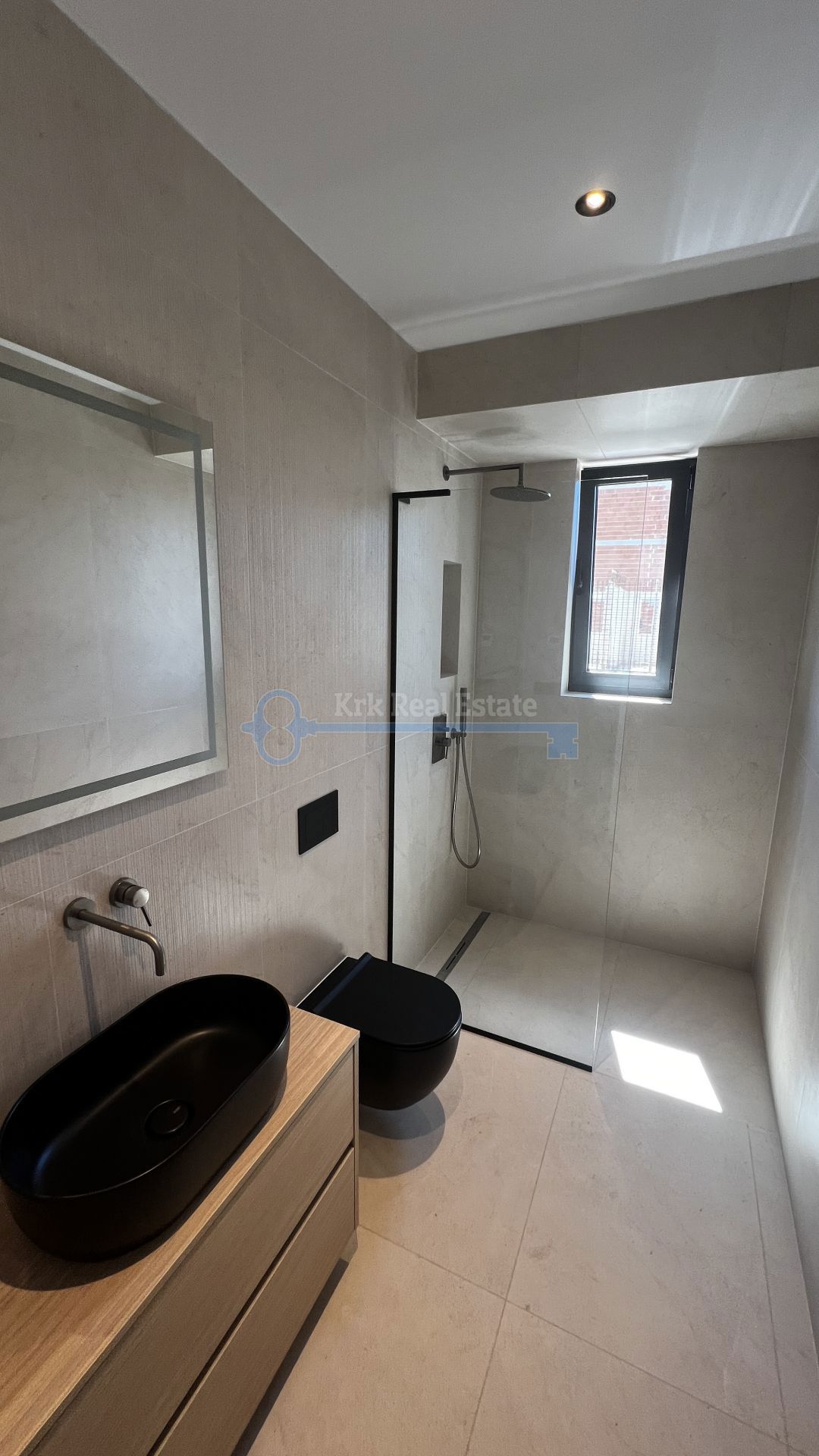 KRK - APARTMA Z POGLEDOM NA MORJE, NOVOGRADNJA