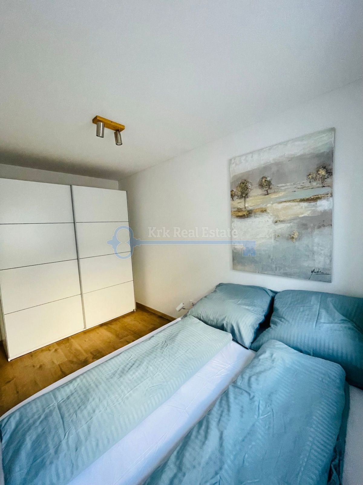 ODLIČNA PRILOŽNOST! PUNAT - RENOVIRANA HIŠA Z DVEMA APARTMAJEMA