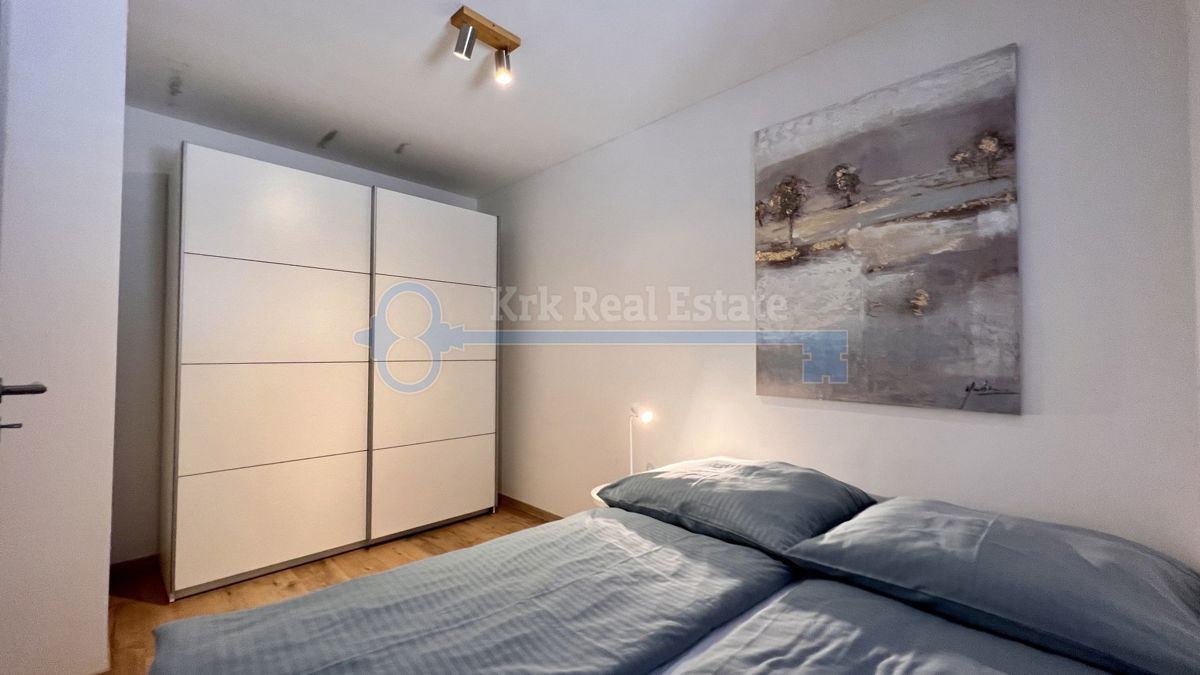 ODLIČNA PRILOŽNOST! PUNAT - RENOVIRANA HIŠA Z DVEMA APARTMAJEMA