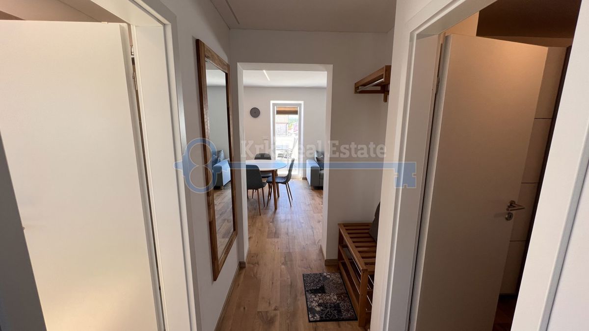 ODLIČNA PRILOŽNOST! PUNAT - RENOVIRANA HIŠA Z DVEMA APARTMAJEMA