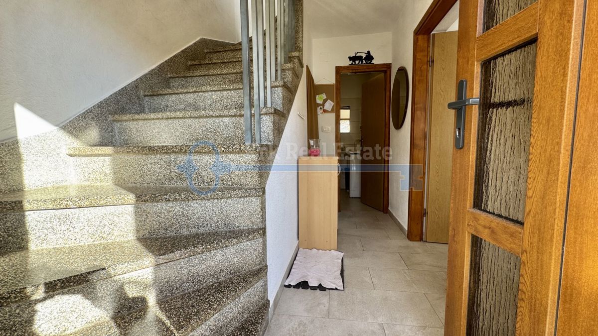PUNAT-SAMOSTOJNA HIŠA V STAREM JEDRU KRAJA