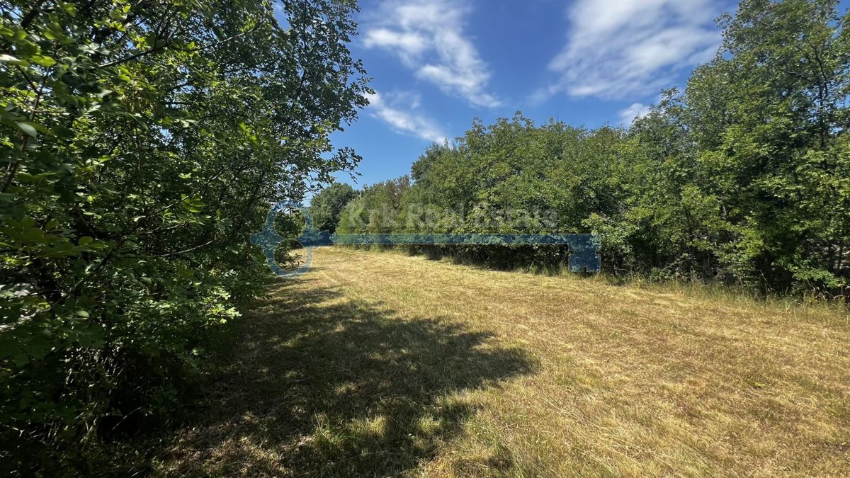 Zemljišče Kras, Dobrinj, 1.072m2