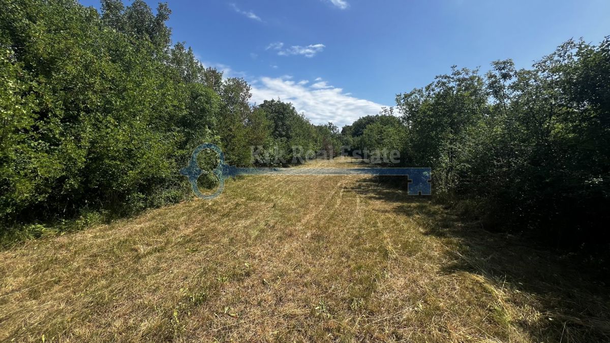 Zemljišče Kras, Dobrinj, 1.072m2