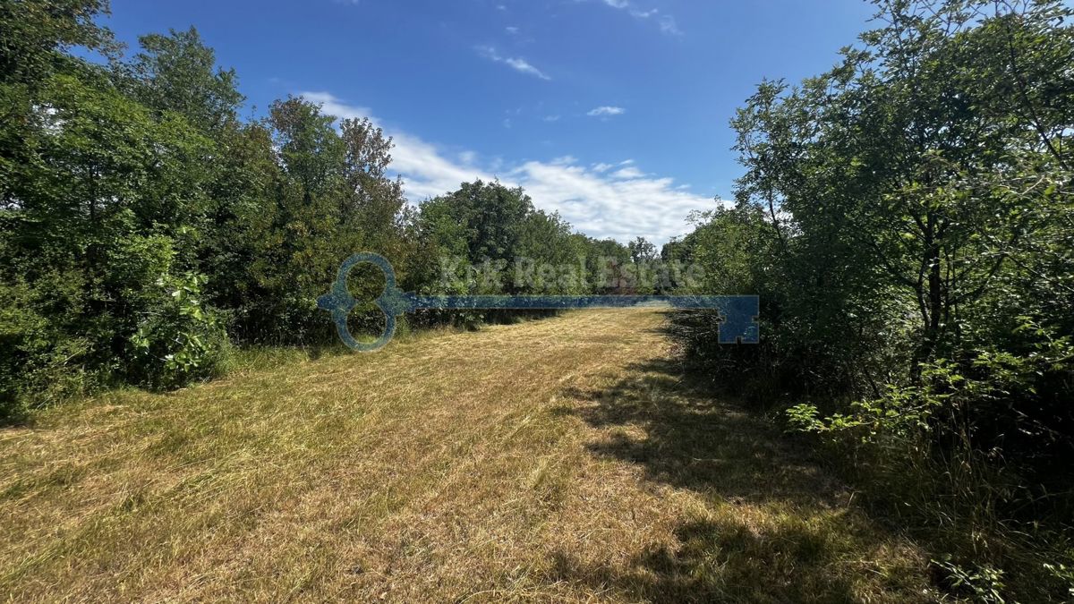 Zemljišče Kras, Dobrinj, 1.072m2