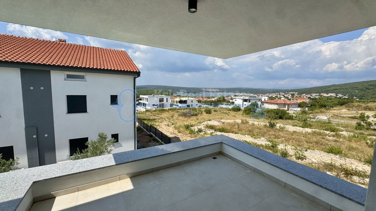 PUNAT - DVOJNA HIŠA Z BAZENOM IN GARAŽO