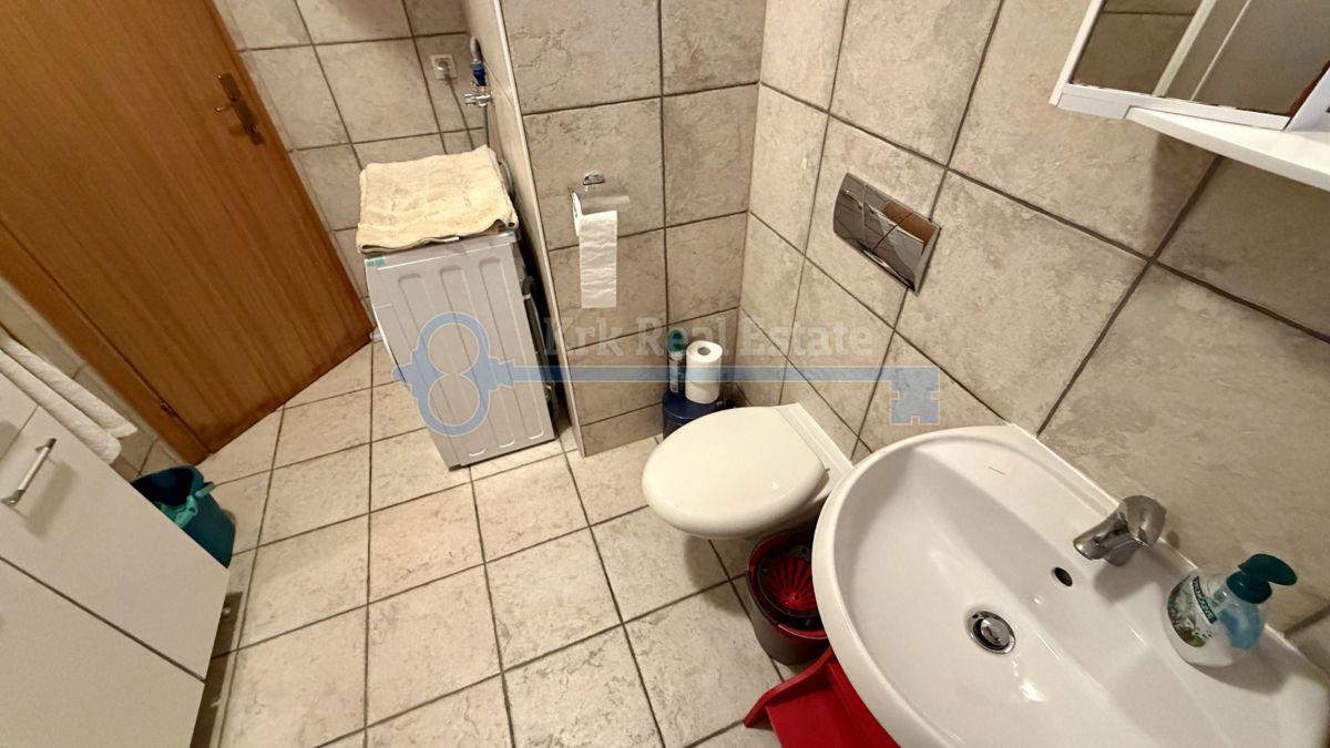 VRBNIK - APARTMA S POGLEDOM NA MORJE