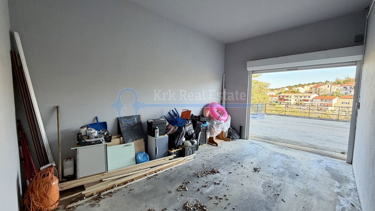 VRBNIK - APARTMA S POGLEDOM NA MORJE