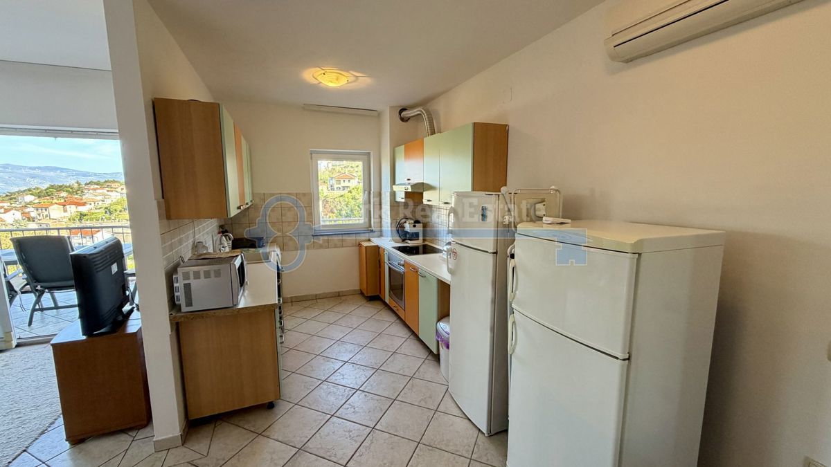 VRBNIK - APARTMA S POGLEDOM NA MORJE