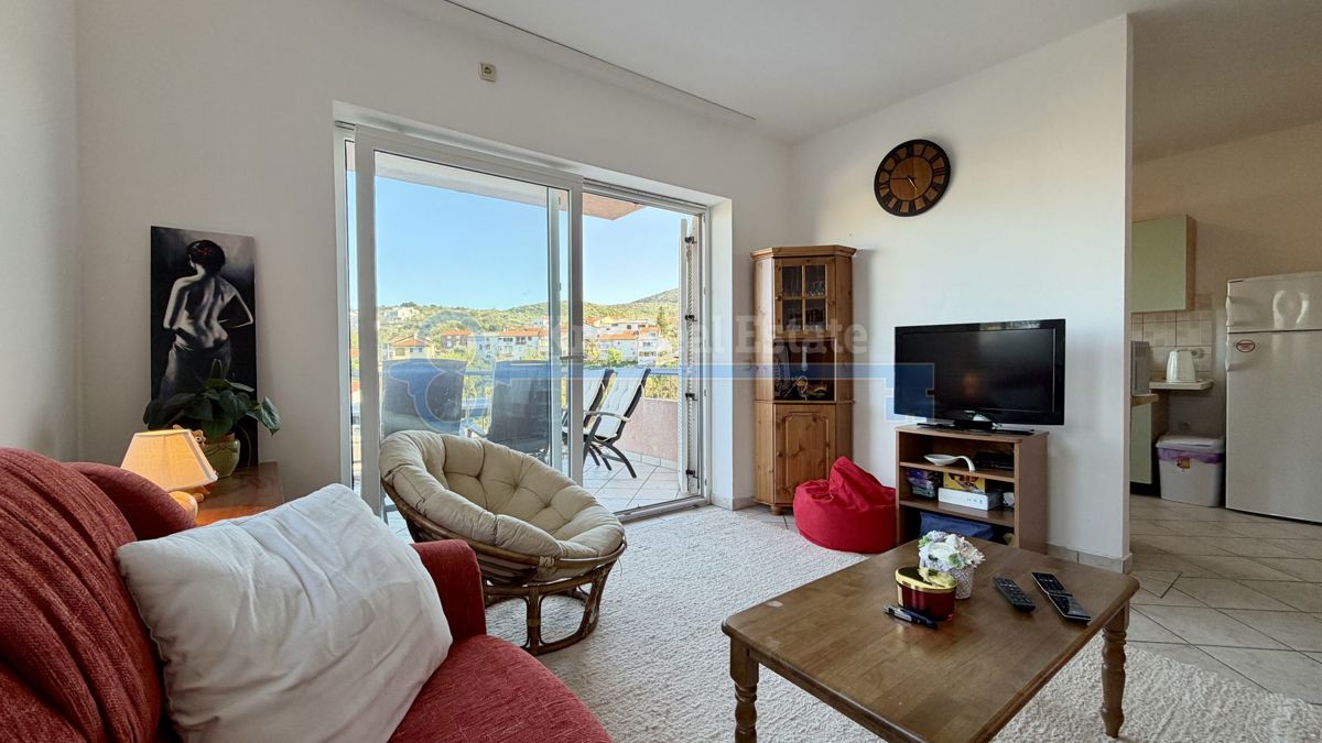 VRBNIK - APARTMA S POGLEDOM NA MORJE