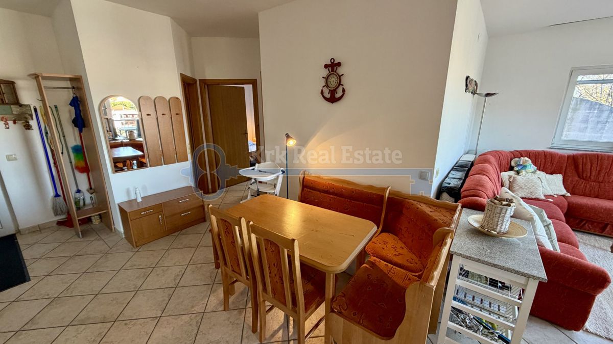 VRBNIK - APARTMA S POGLEDOM NA MORJE