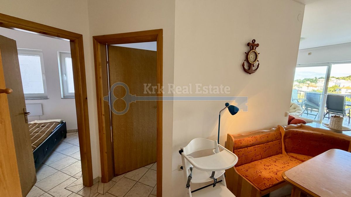 VRBNIK - APARTMA S POGLEDOM NA MORJE