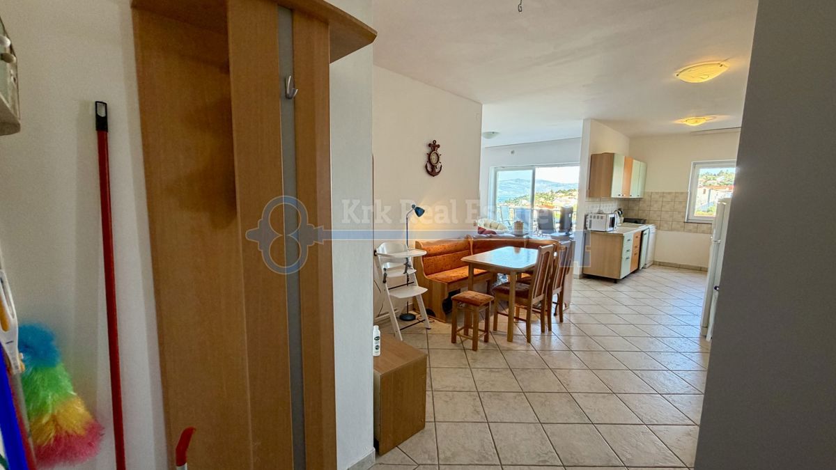 VRBNIK - APARTMA S POGLEDOM NA MORJE