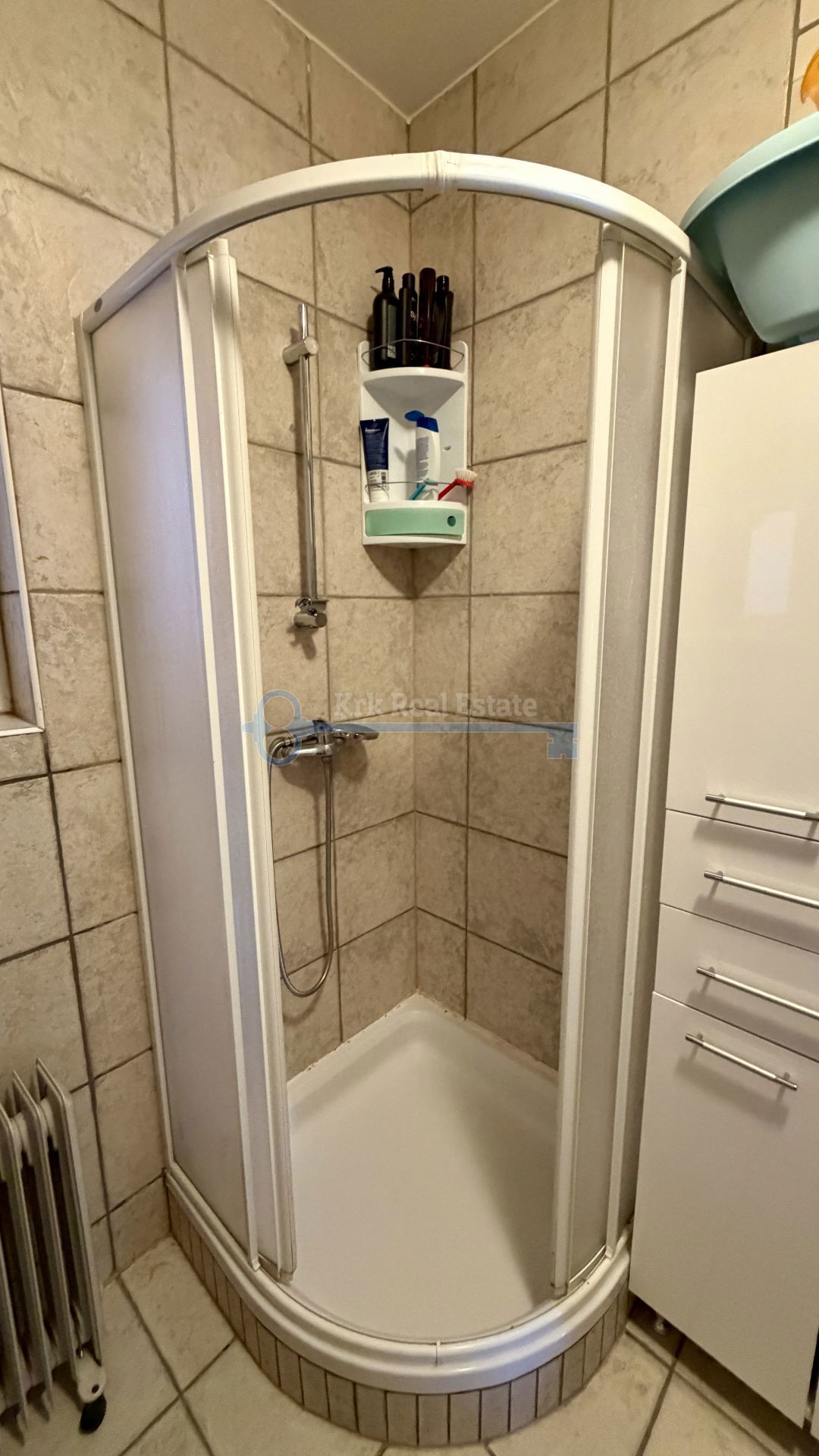 VRBNIK - APARTMA S POGLEDOM NA MORJE