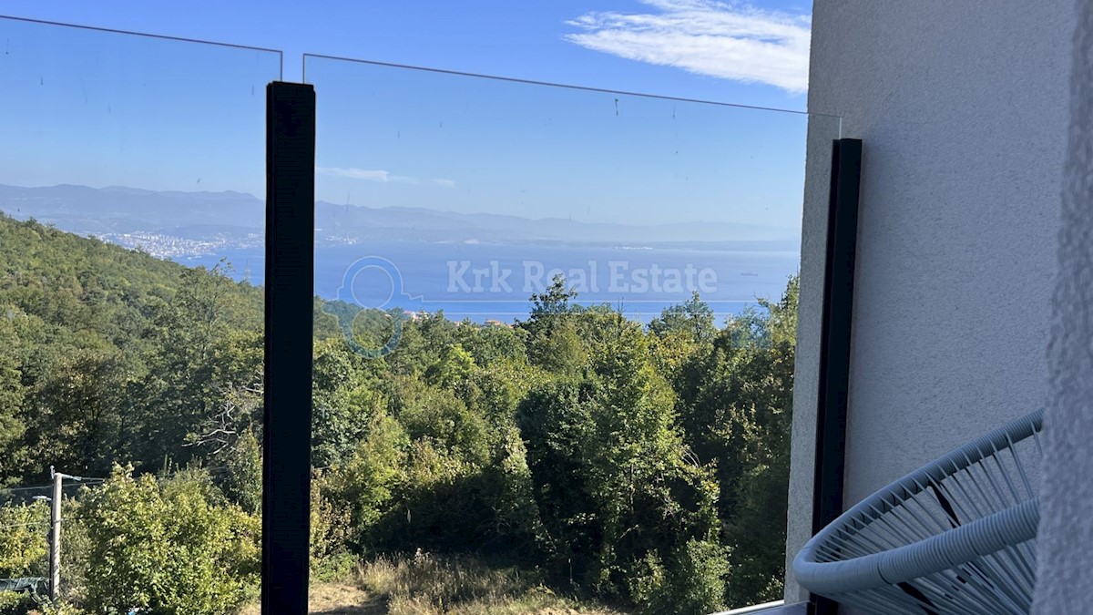 OPATIJA - SAMOSTOJNA HIŠA S POGLEDOM NA MORJE IN BAZENOM