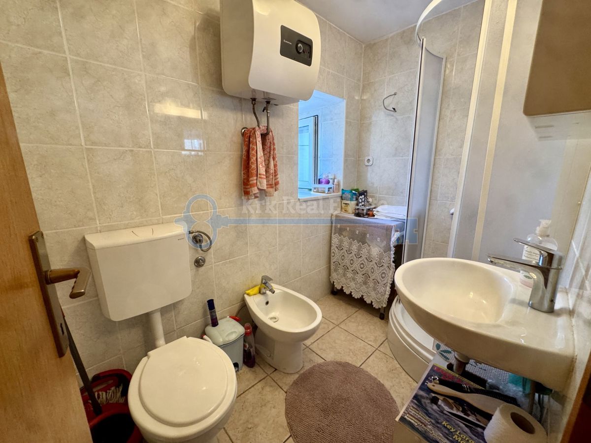 PUNAT - KAMNITA HIŠA Z DVEMA APARTMAJEMA