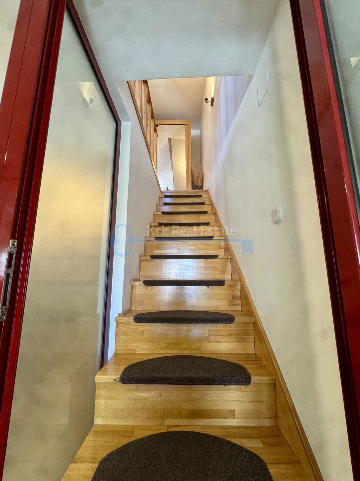 PUNAT - KAMNITA HIŠA Z DVEMA APARTMAJEMA