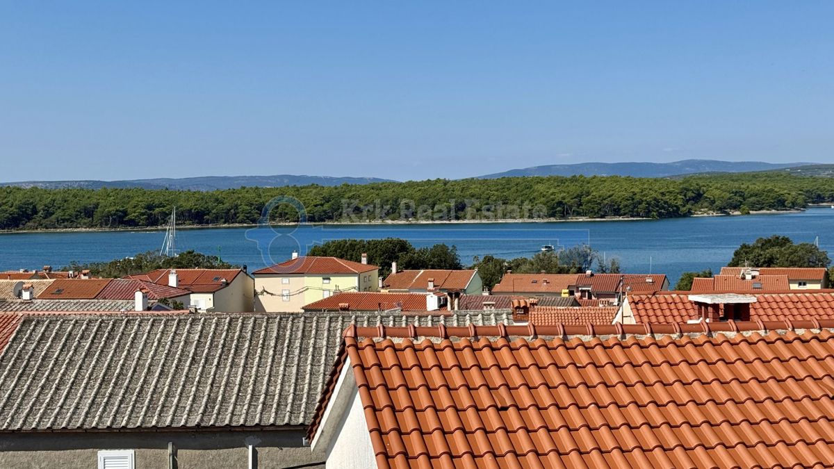 PUNAT - KAMNITA HIŠA Z DVEMA APARTMAJEMA