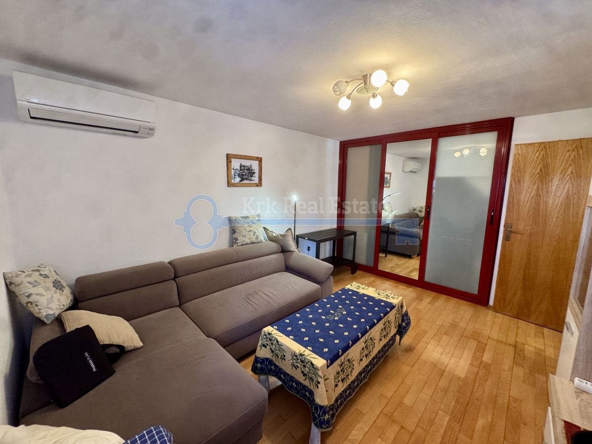 PUNAT - KAMNITA HIŠA Z DVEMA APARTMAJEMA