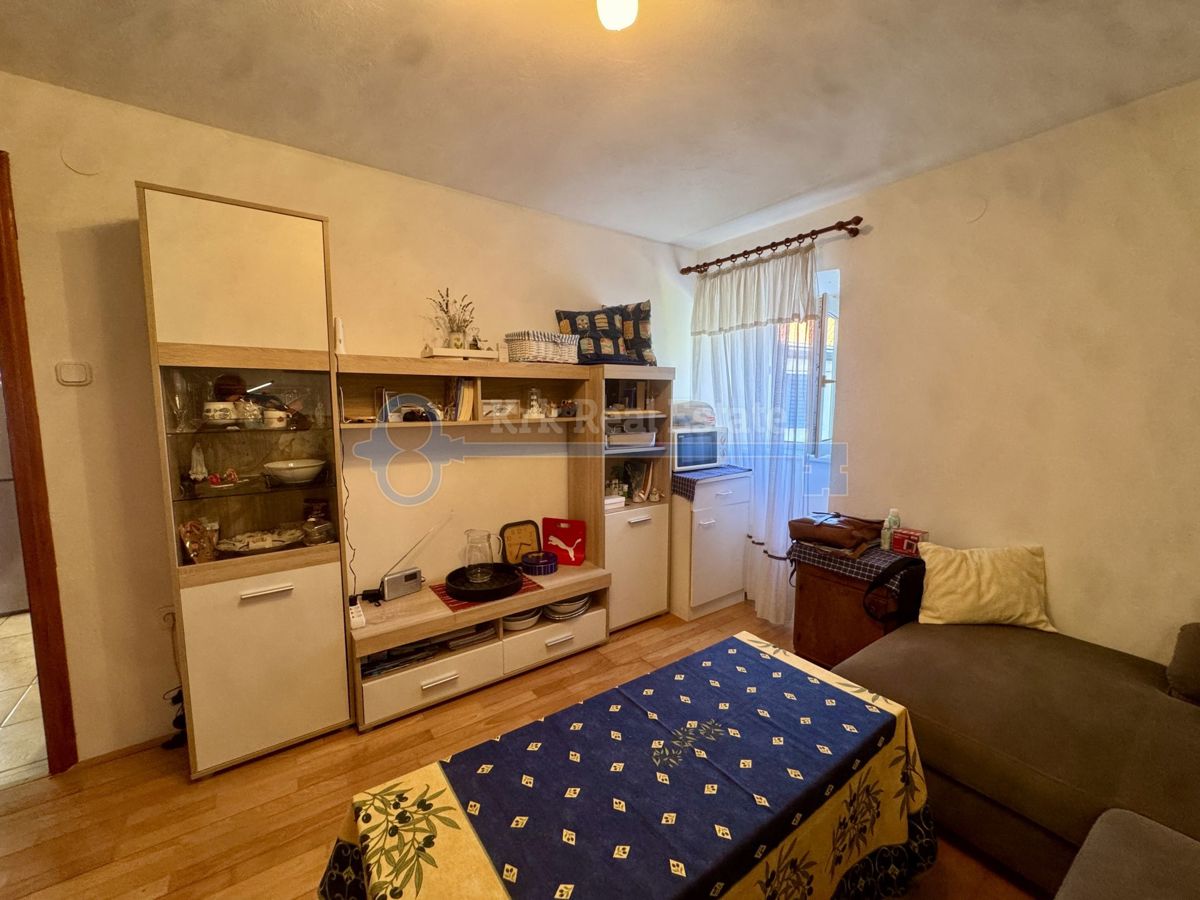 PUNAT - KAMNITA HIŠA Z DVEMA APARTMAJEMA