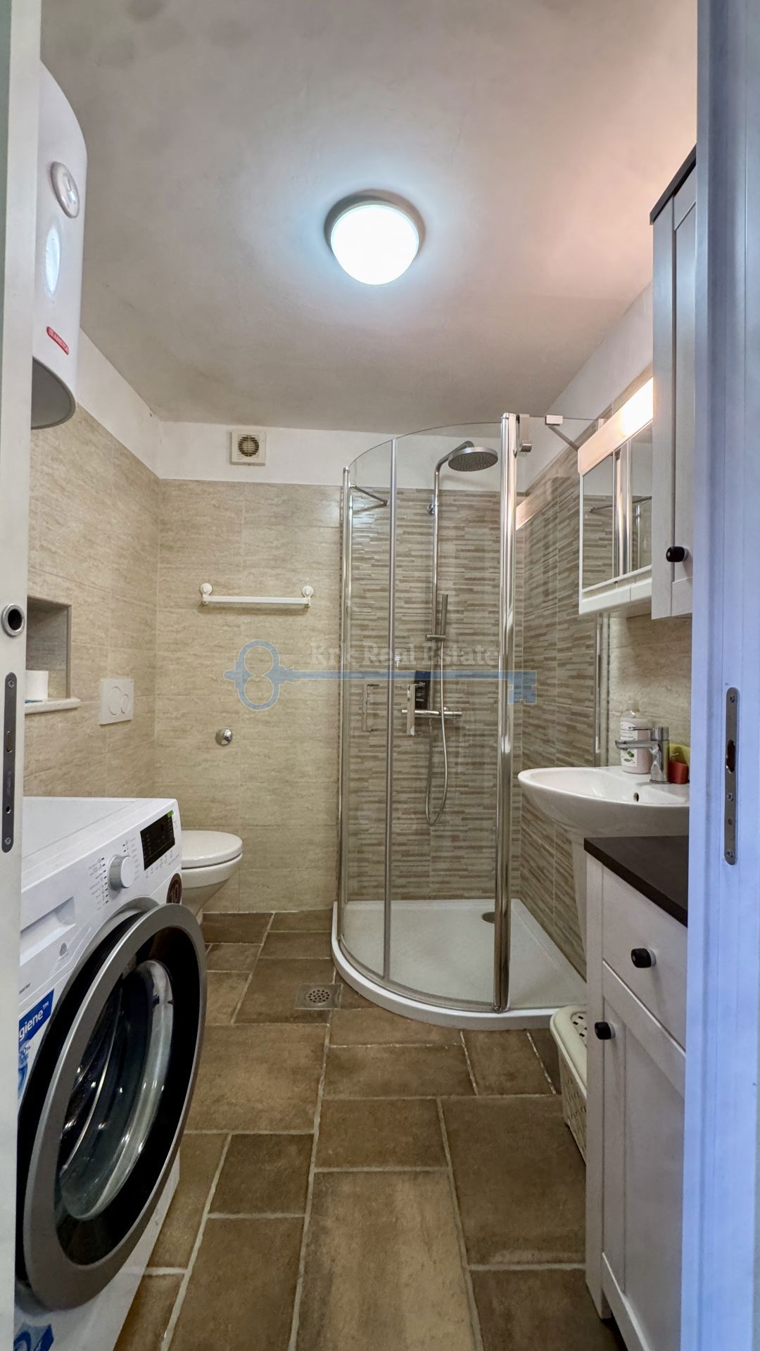 PUNAT - KAMNITA HIŠA Z DVEMA APARTMAJEMA