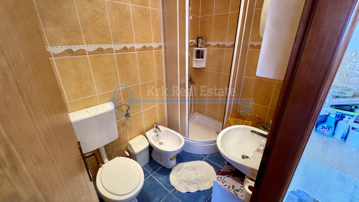 PUNAT - KAMNITA HIŠA Z DVEMA APARTMAJEMA